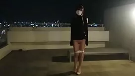 Странно момиче, обле ...