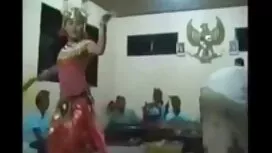 Хранене с лице надол ...
